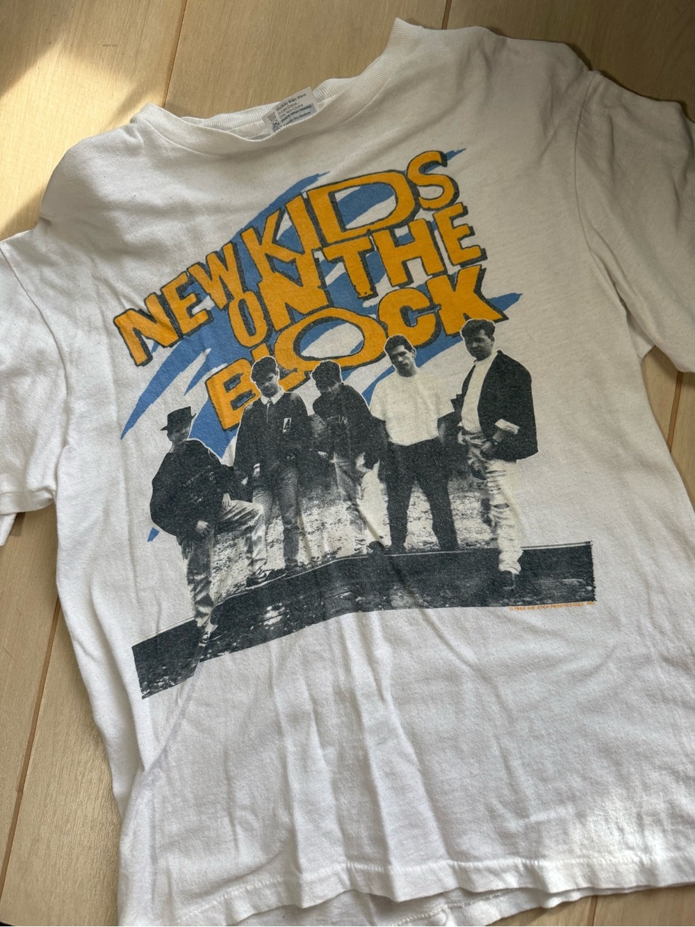 New Kids on The Block Vintage Concert Tee Hanging Tough Youth Large